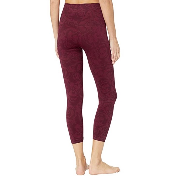 Spanx Look At Me Now Cropped Leggings Garnet Rose - Picture 2 of 8
